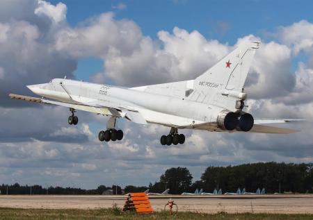 ВКС России нанесли удар ракетами Х-22 по острову Змеиный